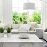 Salón luminoso con vistas a arboles