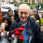 Jeremy Corbyn incitando: hombre acusado de asalto