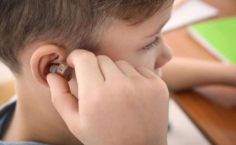 Cómo la tecnología de asistencia de audición está ayudando a las personas con problemas de audición