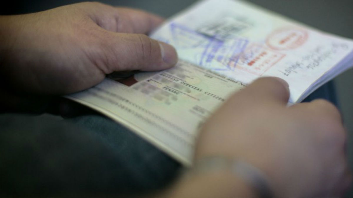 Británico varado en Praga después de que un amigo regresa a casa usando su pasaporte
