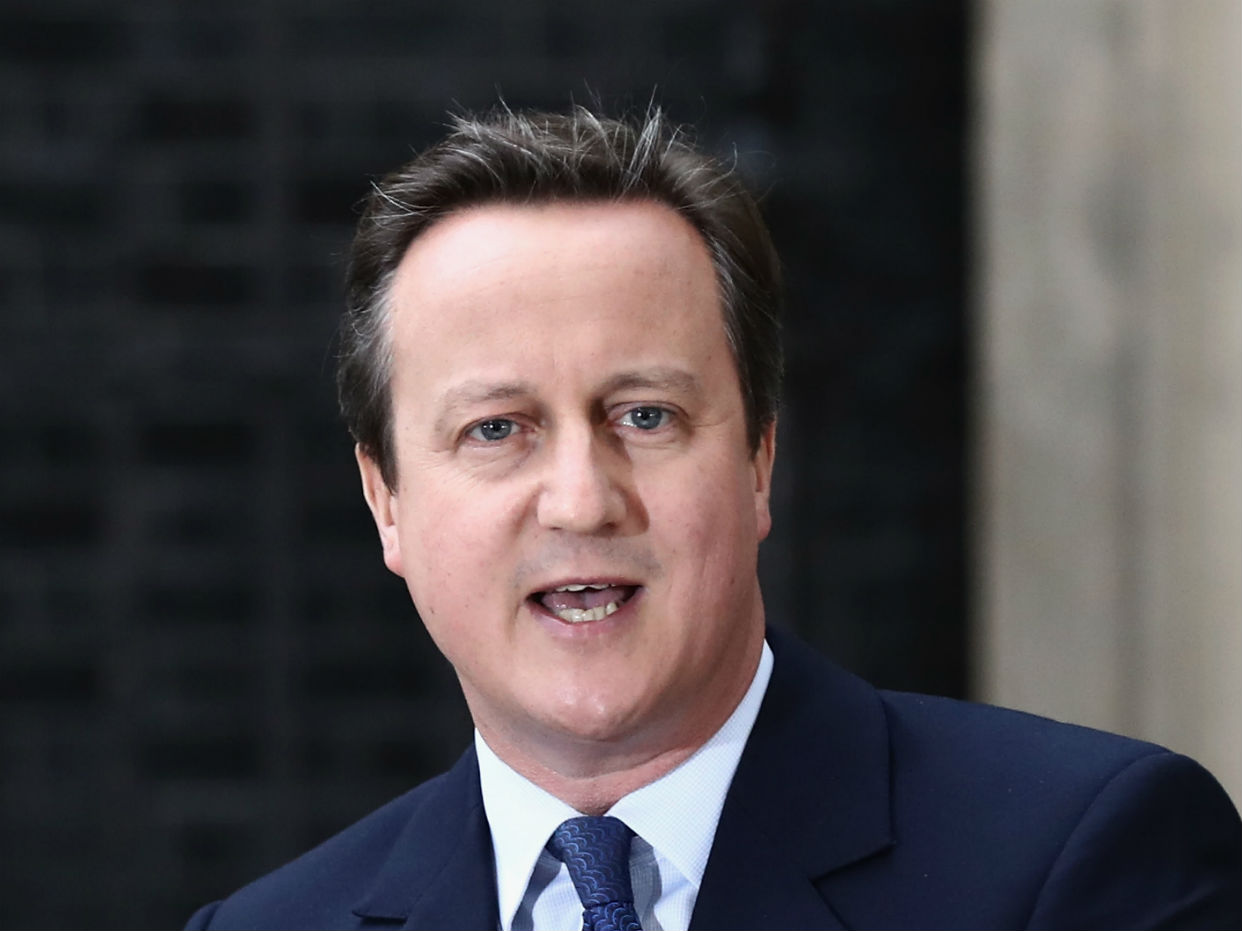 David Cameron hizo un intento tardío para evitar las deserciones de los conservadores