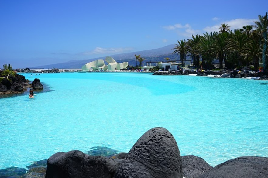 Hotel con piscina laguna en tenerife