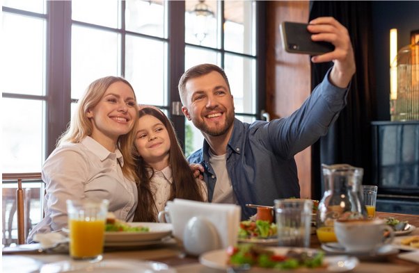 Tipos de mesas de comedor y trucos esenciales para su cuidado