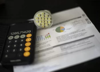 ¿Cuál es el precio de la luz hoy y cómo saber si es alto o bajo?